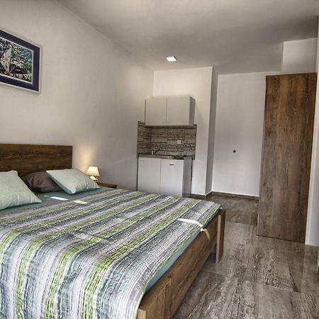 Rooms Dragica Pakoštane Eksteriør bilde