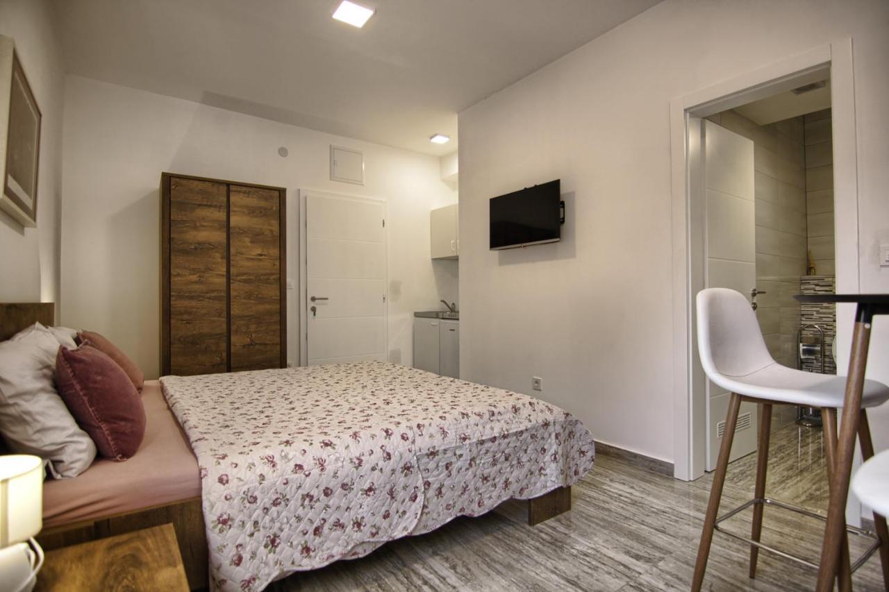 Rooms Dragica Pakoštane Eksteriør bilde
