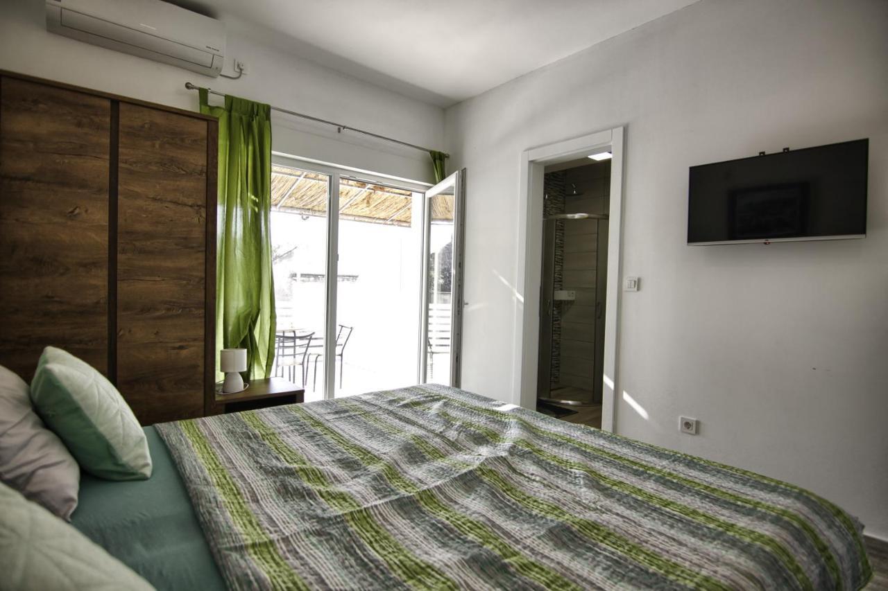 Rooms Dragica Pakoštane Eksteriør bilde