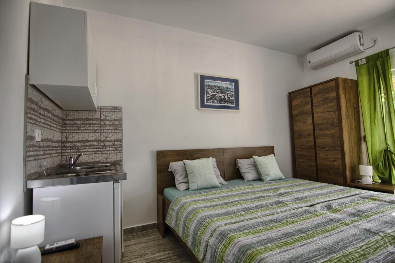 Rooms Dragica Pakoštane Eksteriør bilde